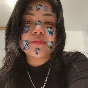 Meet your Posher, Daniela